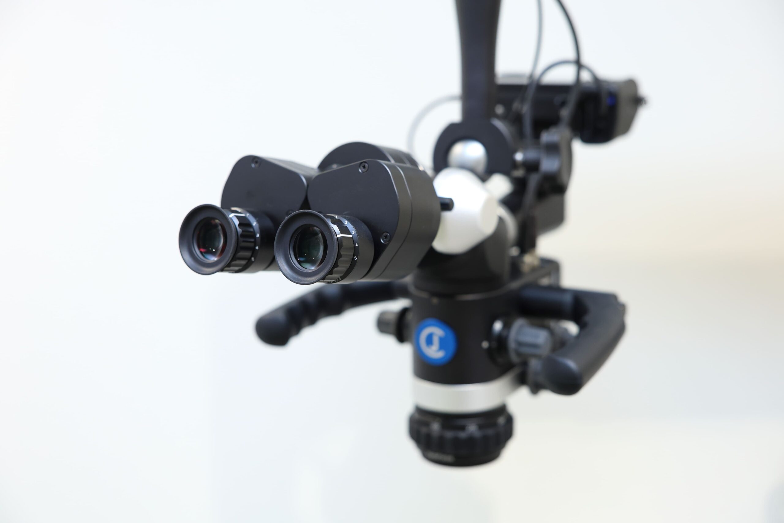 拡大視野下の治療